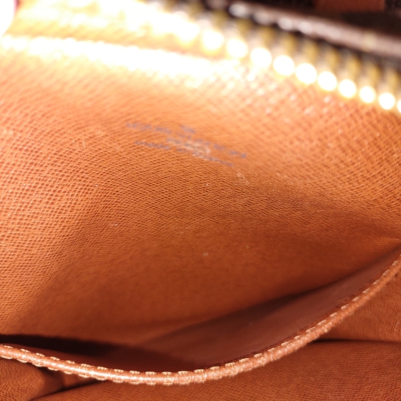 AUTHENTICATED, VINTAGE (LV) Louis Vuitton Monogram Danube Crossbody Bag - Picture 13 of 15